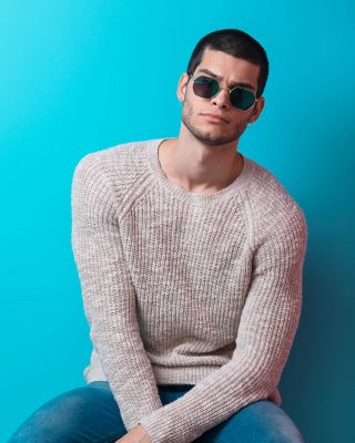 man-wearing-sunglasses-2021-08-26-15-54-39-utc man-wearing-sunglasses-2021-08-26-15-54-39-utc